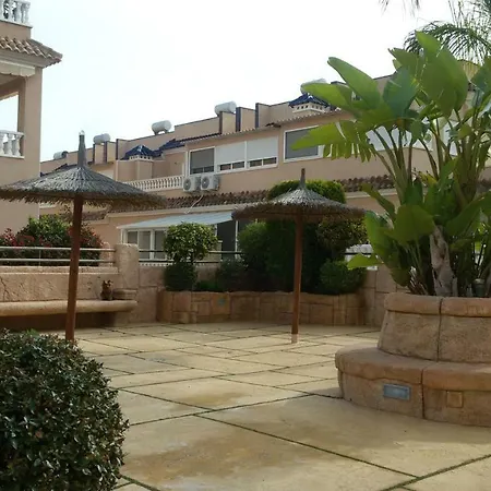 Semesterbostad House + Heated Pool *